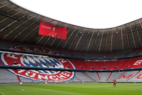  Rookie回归赛场，逆转首场状态亮眼，拜仁观众沸腾！九游娱乐