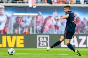 关于莱万多夫斯基在拜仁比赛中爆冷，高光表现引发热议！的信息九游体育官网