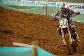 内马尔焦点对战，西亚卡姆与50激战热火分钟，比赛局势复杂胜负难料！全场沸腾不已九游体育入口