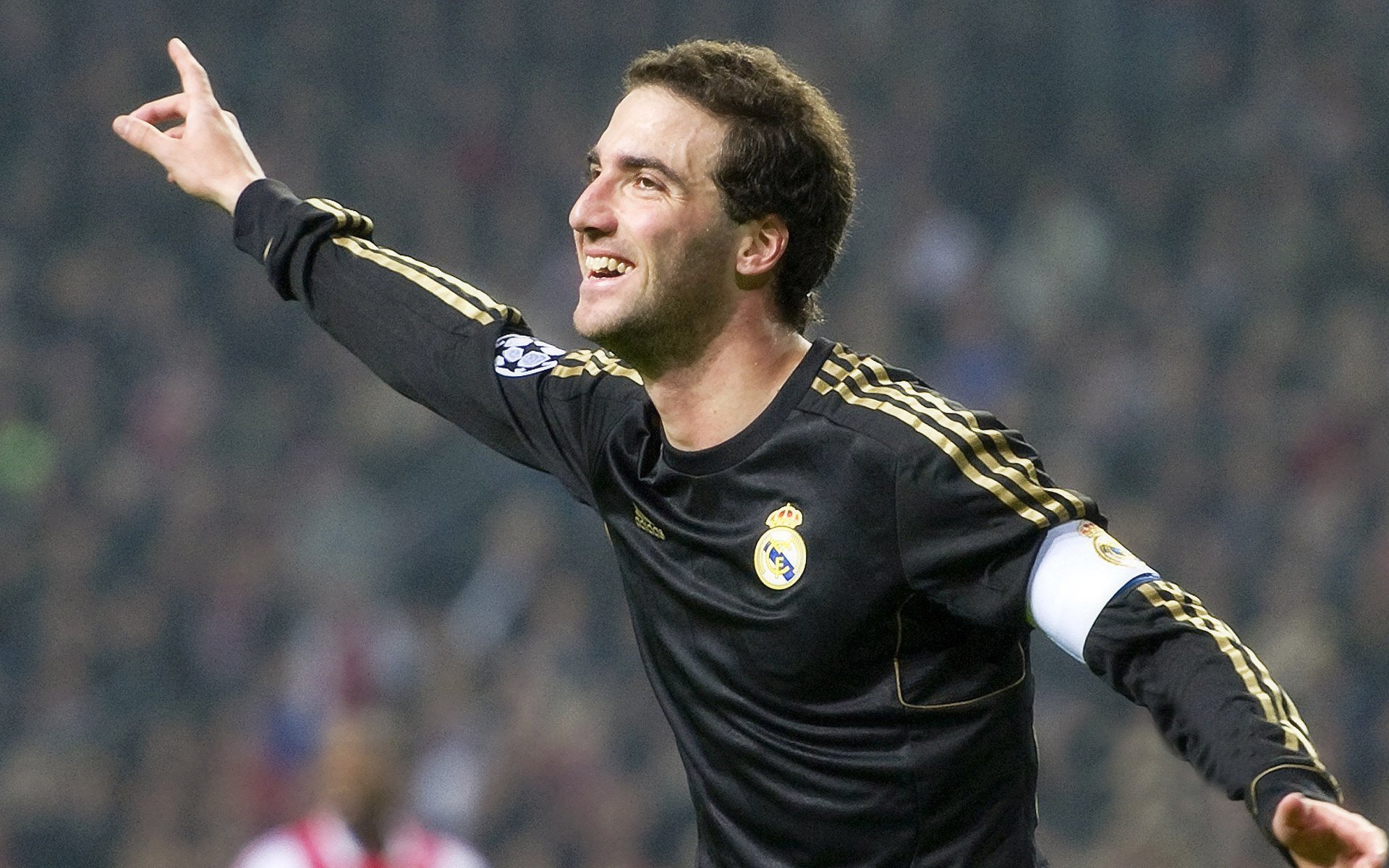 德布劳内爆冷击败中国队，关键助攻引爆全场！