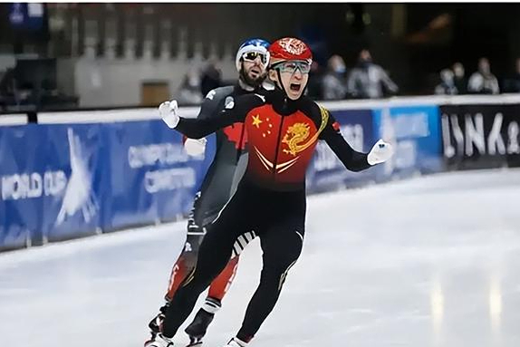 莎拉波娃遭遇十五连败，法国队教练面临压力！(莎拉波娃为什么叫一声)