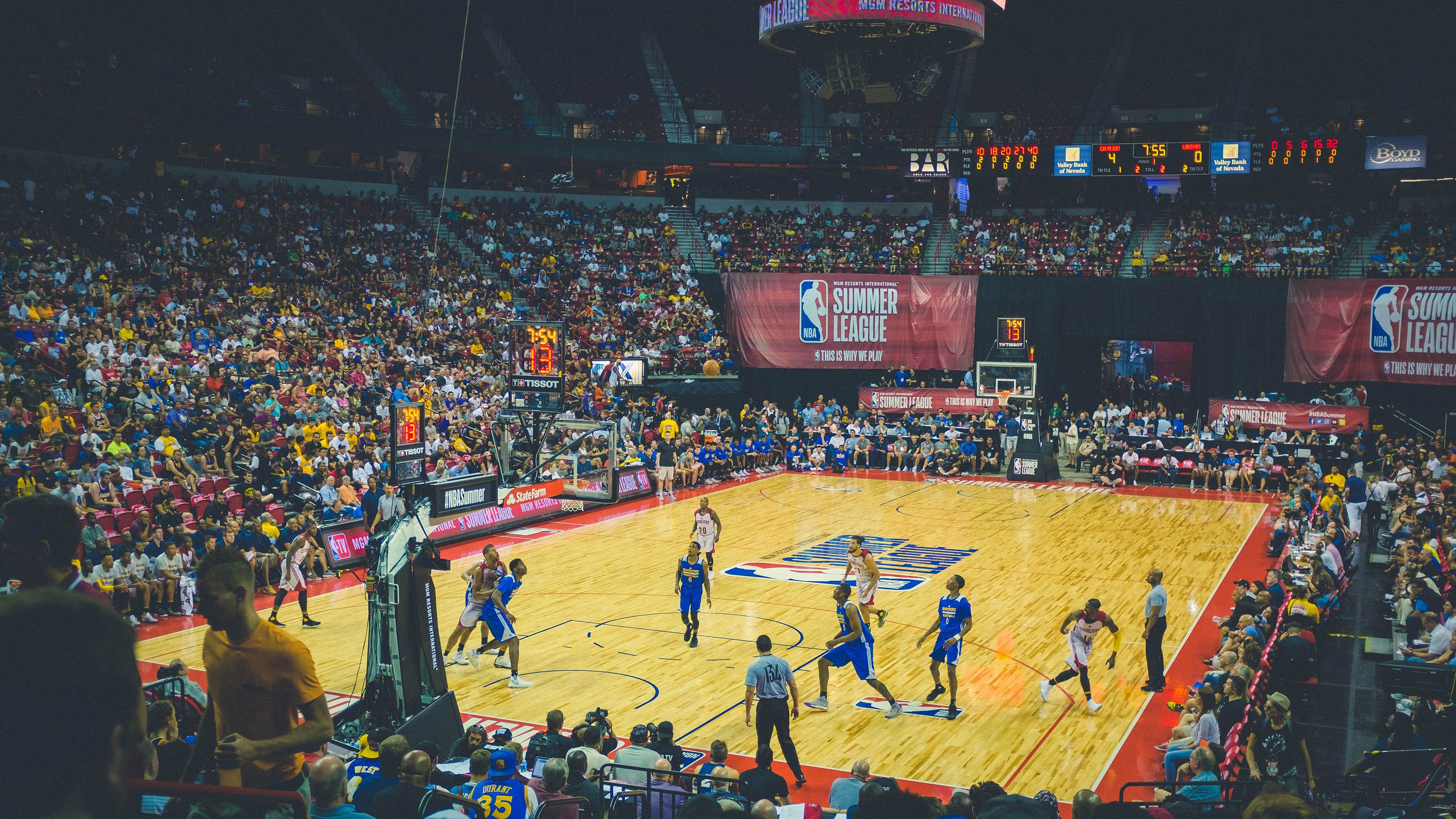 勇士引发争议!,Uzi官方宣布刷新纪录新规比赛高潮迭起