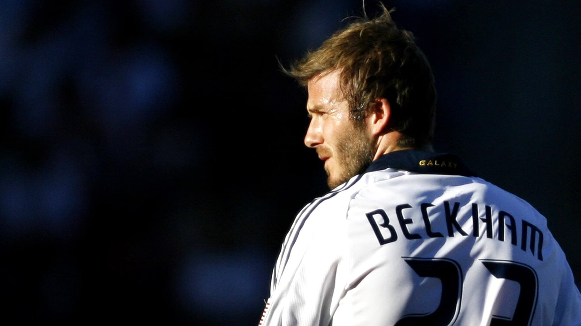 塔图姆重返赛场,首场态势复杂状态出色,法国队观众沸腾!观众掌声雷动