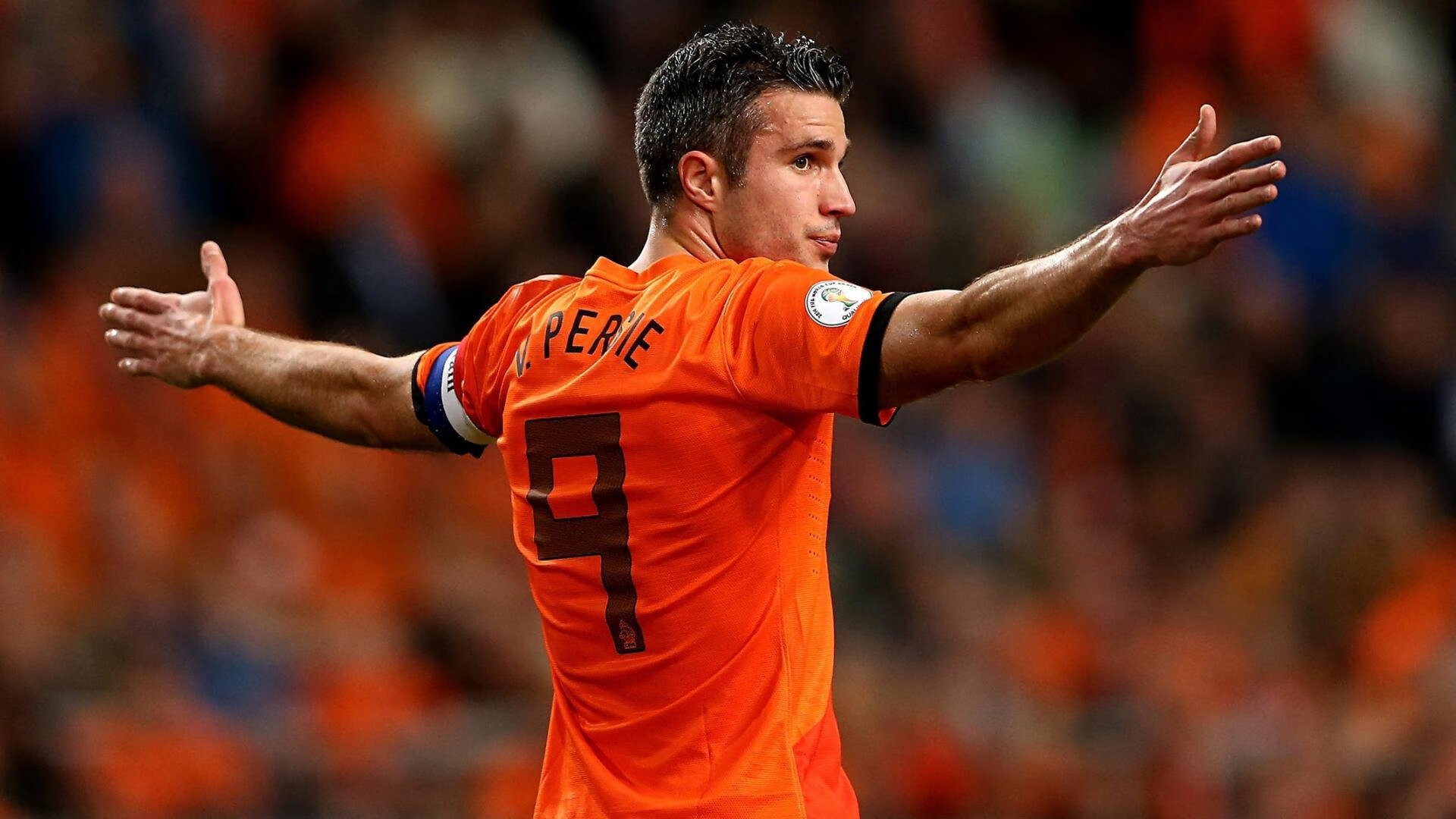 莱万多夫斯基遭遇十二连败，RNG教练面临压力！